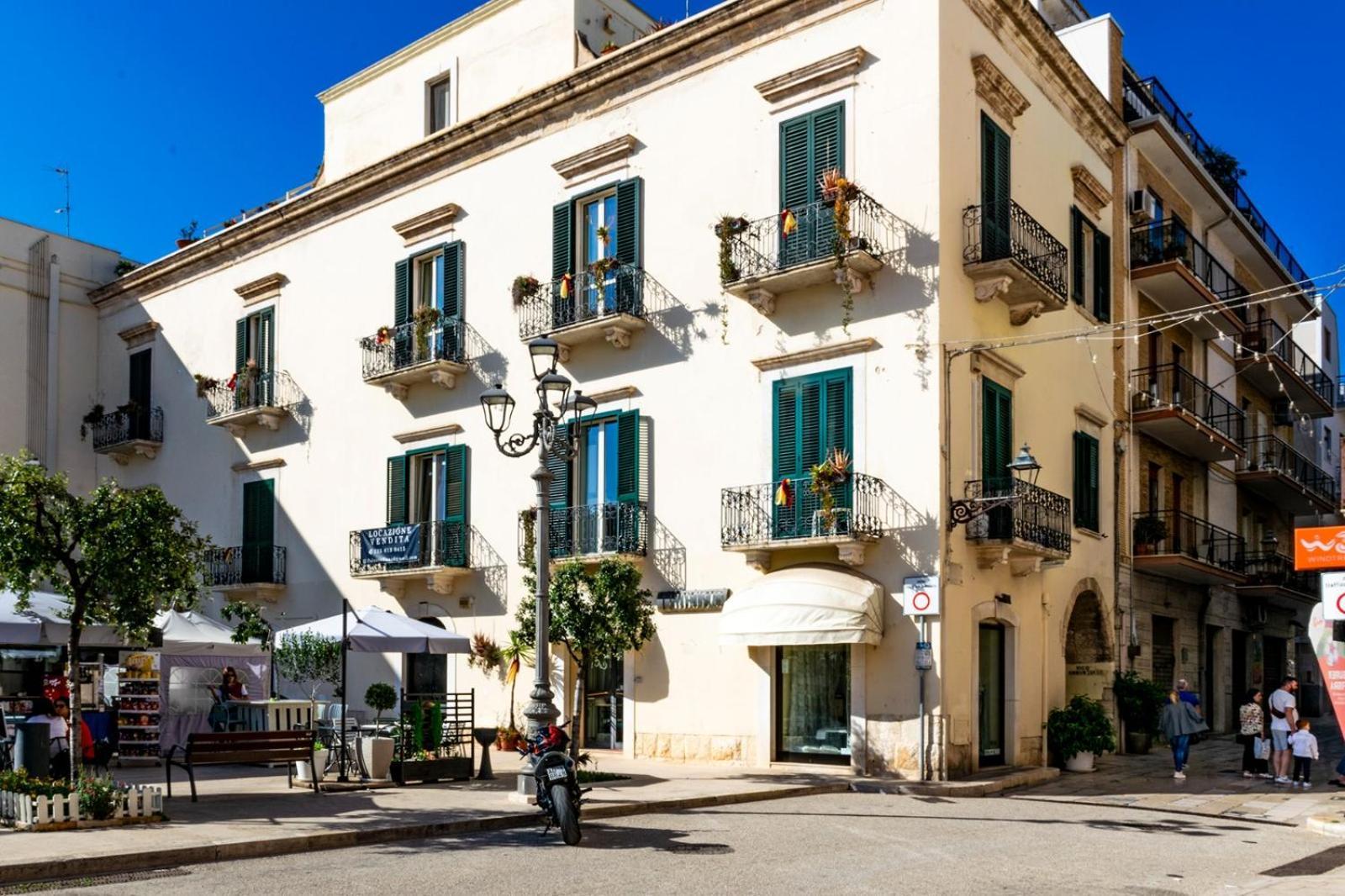 Palazzo Vaaz Mola di Bari Exterior foto